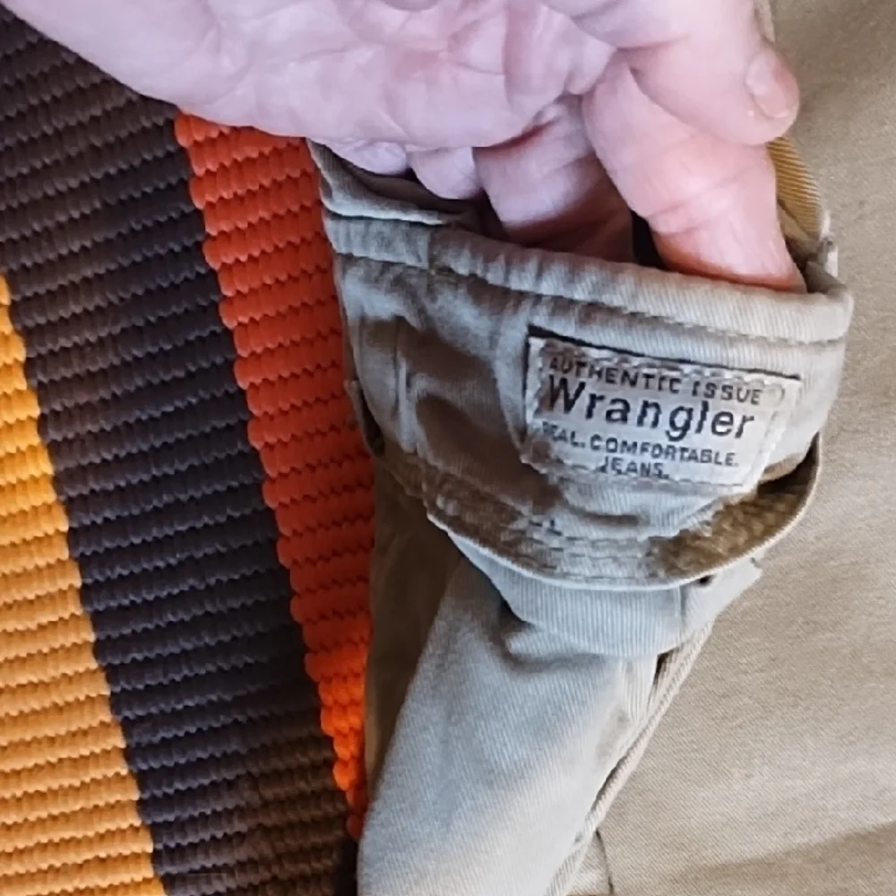 Wrangler EUC Men's Tan Cargo Pants 34/30.